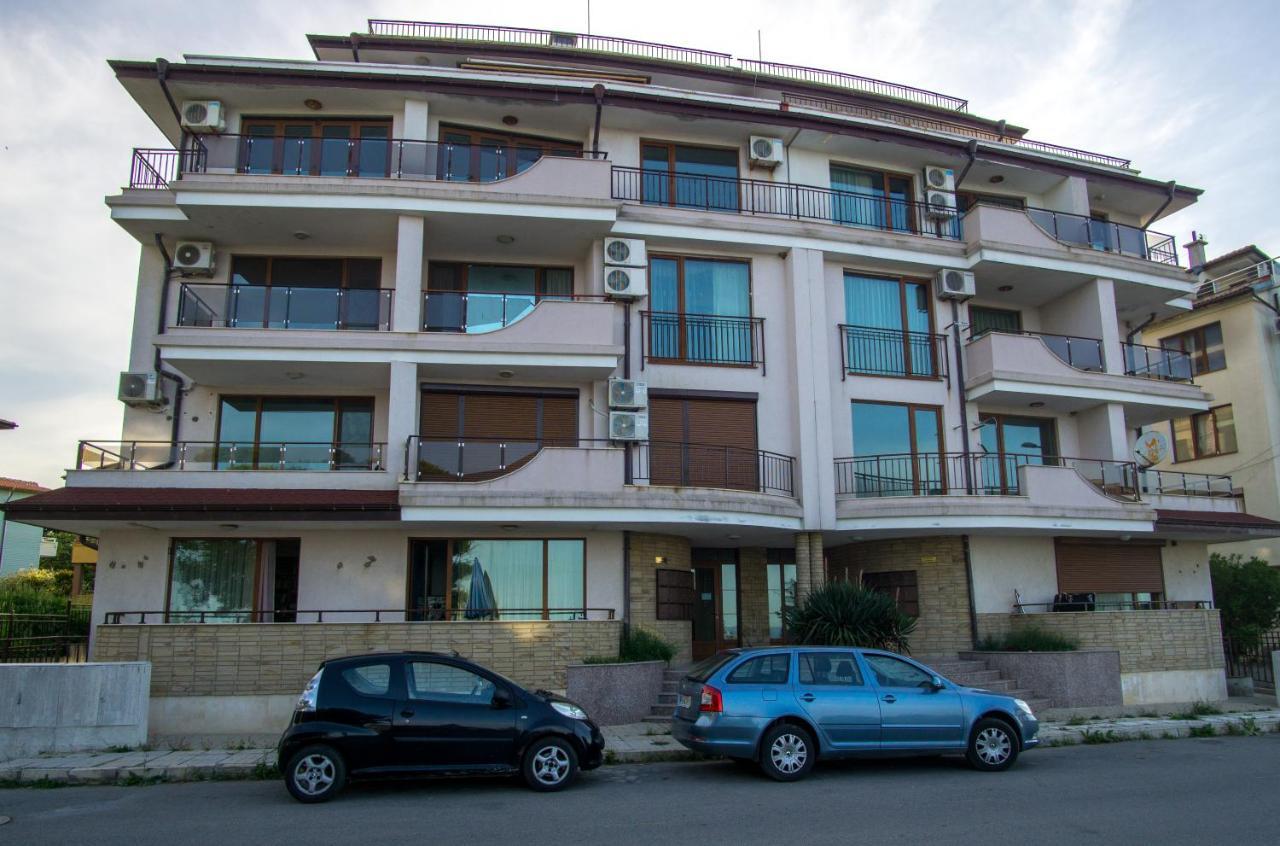 Guest Apartments Stela Carewo Zewnętrze zdjęcie